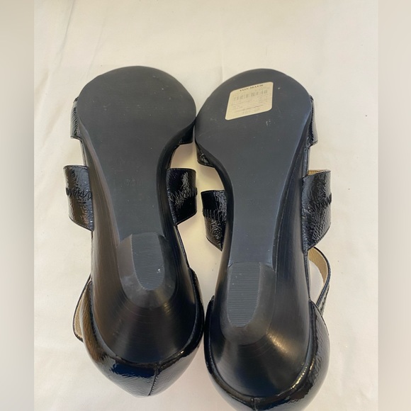 Women’s wedges size 6 1/2M - Picture 9 of 10